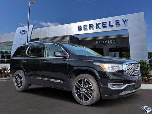 Used 2019 GMC Acadia Denali w/ Technology Package FWD image 1