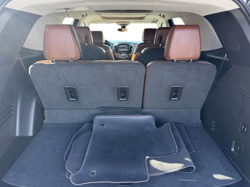 Used 2018 Chevrolet Traverse High Country image 12