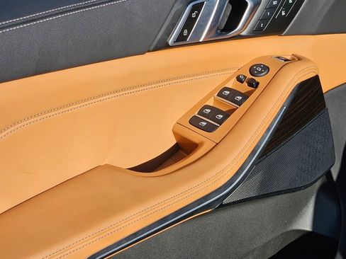 Used 2024 BMW X5 sDrive40i w/ Climate Comfort Package image 6