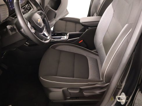 Used 2024 Chevrolet TrailBlazer LT w/ LT Cold Weather Package FWD image 11