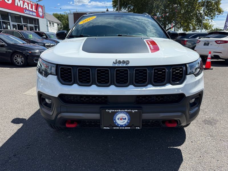 Used 2025 Jeep Compass Trailhawk AWD/4WD image 8