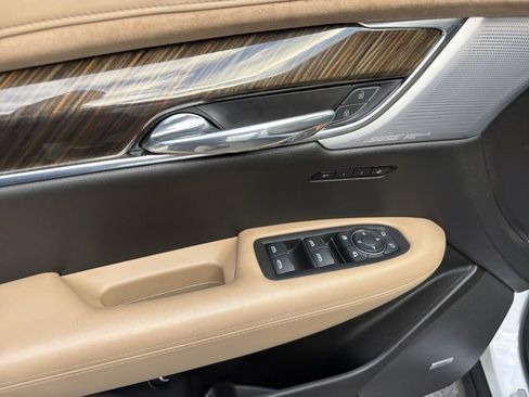 Used 2023 Cadillac XT6 Premium Luxury w/ Platinum Package AWD/4WD image 16