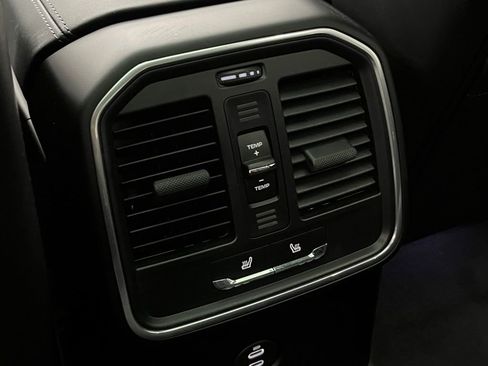 Used 2022 Porsche Macan GTS image 33