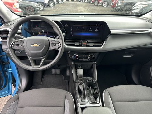 Used 2025 Chevrolet TrailBlazer LT image 11