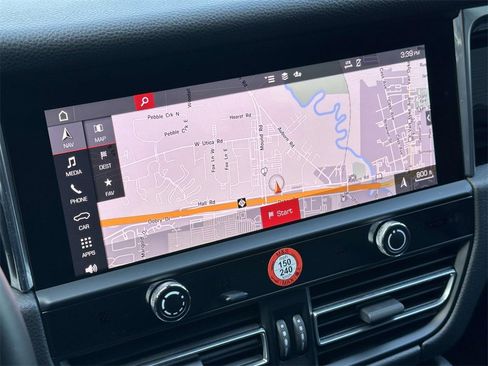 Certified 2025 Porsche Macan image 24