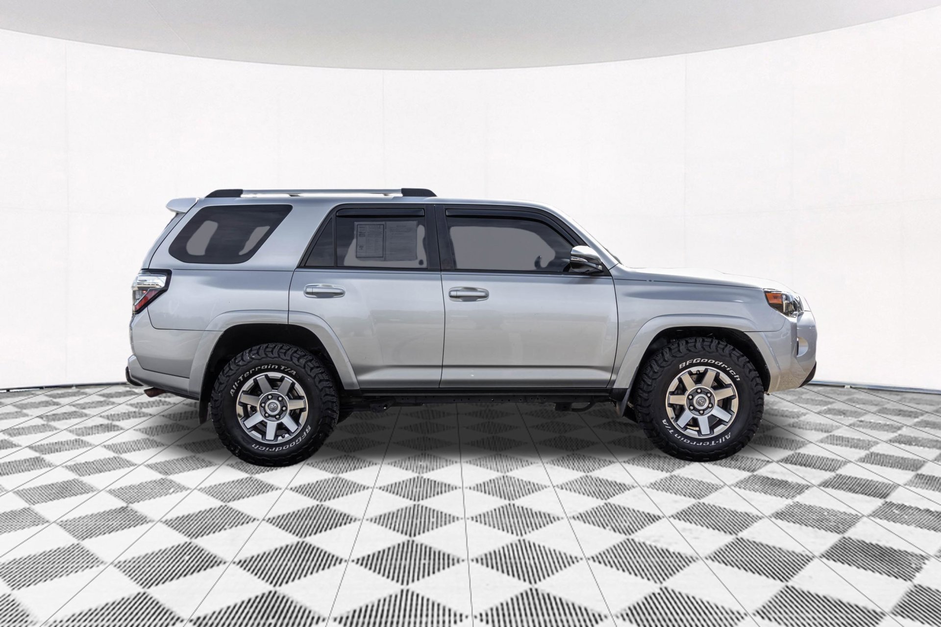 Used 2016 Toyota 4Runner Trail Premium AWD/4WD image 19