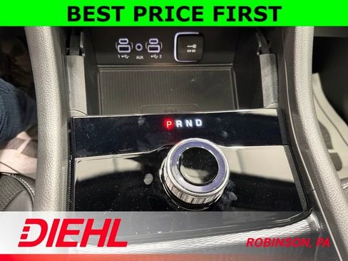 New 2025 Jeep Grand Cherokee Altitude AWD/4WD image 32