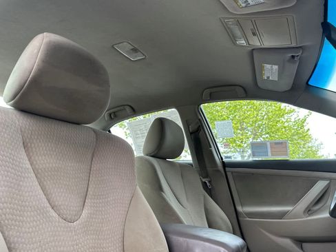 Used 2011 Toyota Camry LE image 17
