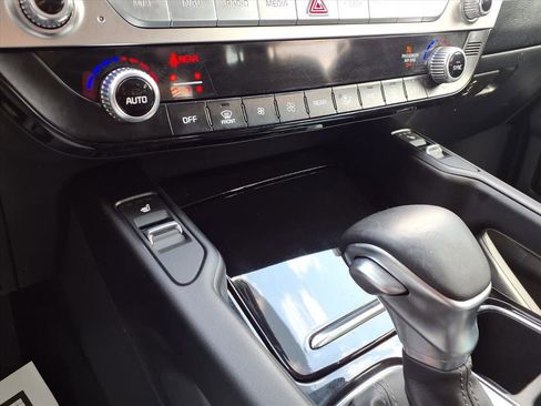 Used 2024 Kia Telluride S w/ S Sunroof Package image 9