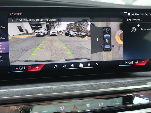 Used 2025 BMW i7 xDrive60 AWD/4WD image 18