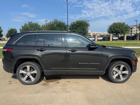 Used 2024 Jeep Grand Cherokee Limited AWD/4WD image 3
