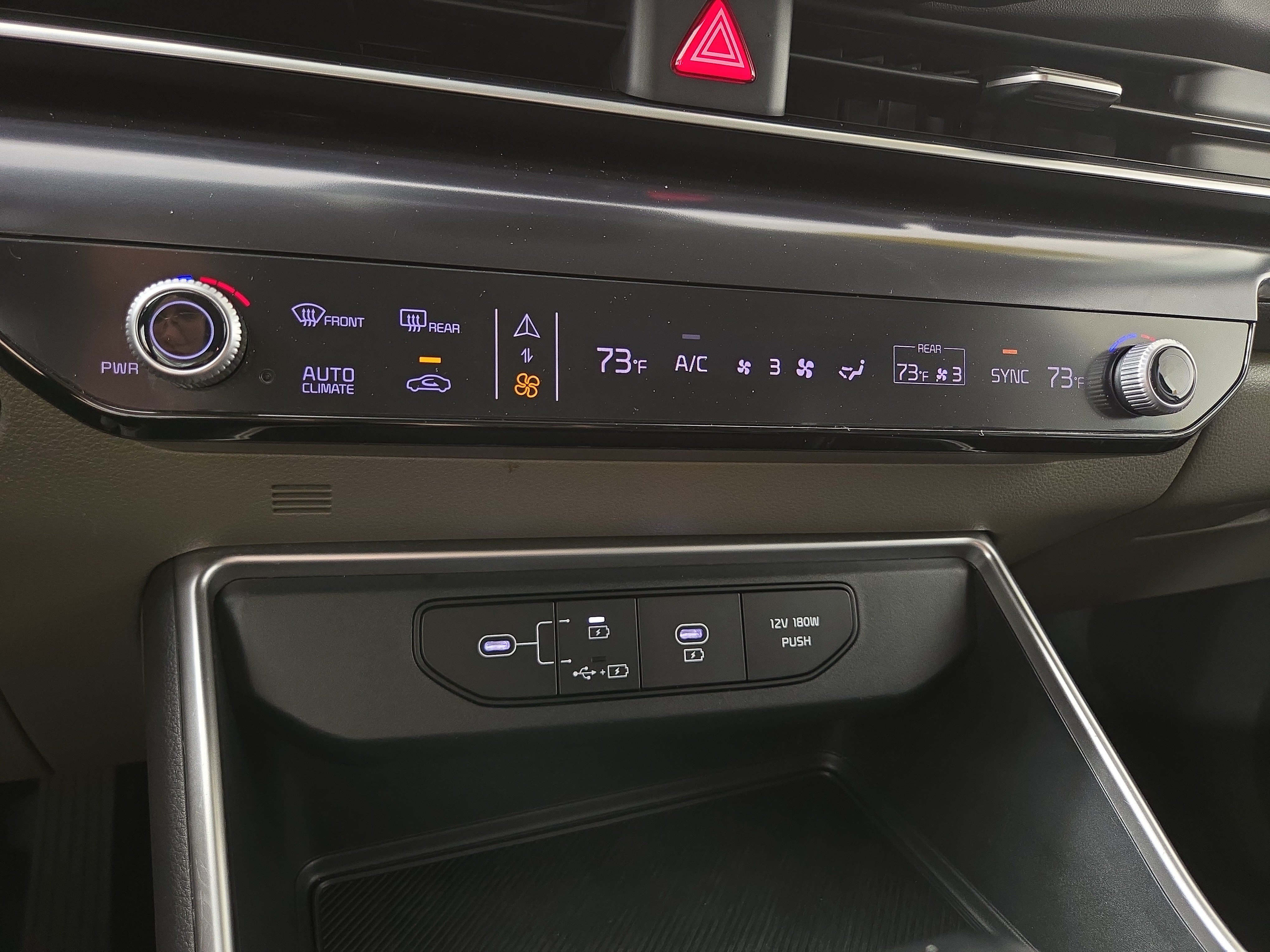 Used 2025 Kia Carnival FWD image 28