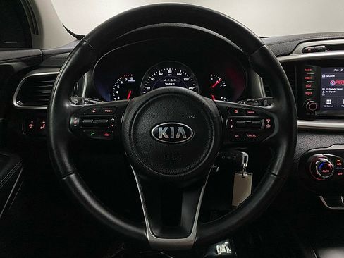 Used 2018 Kia Sorento FWD V6 w/ LX V6 Convenience Package image 17