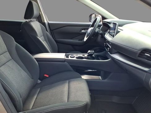 Used 2025 Nissan Rogue SV image 13