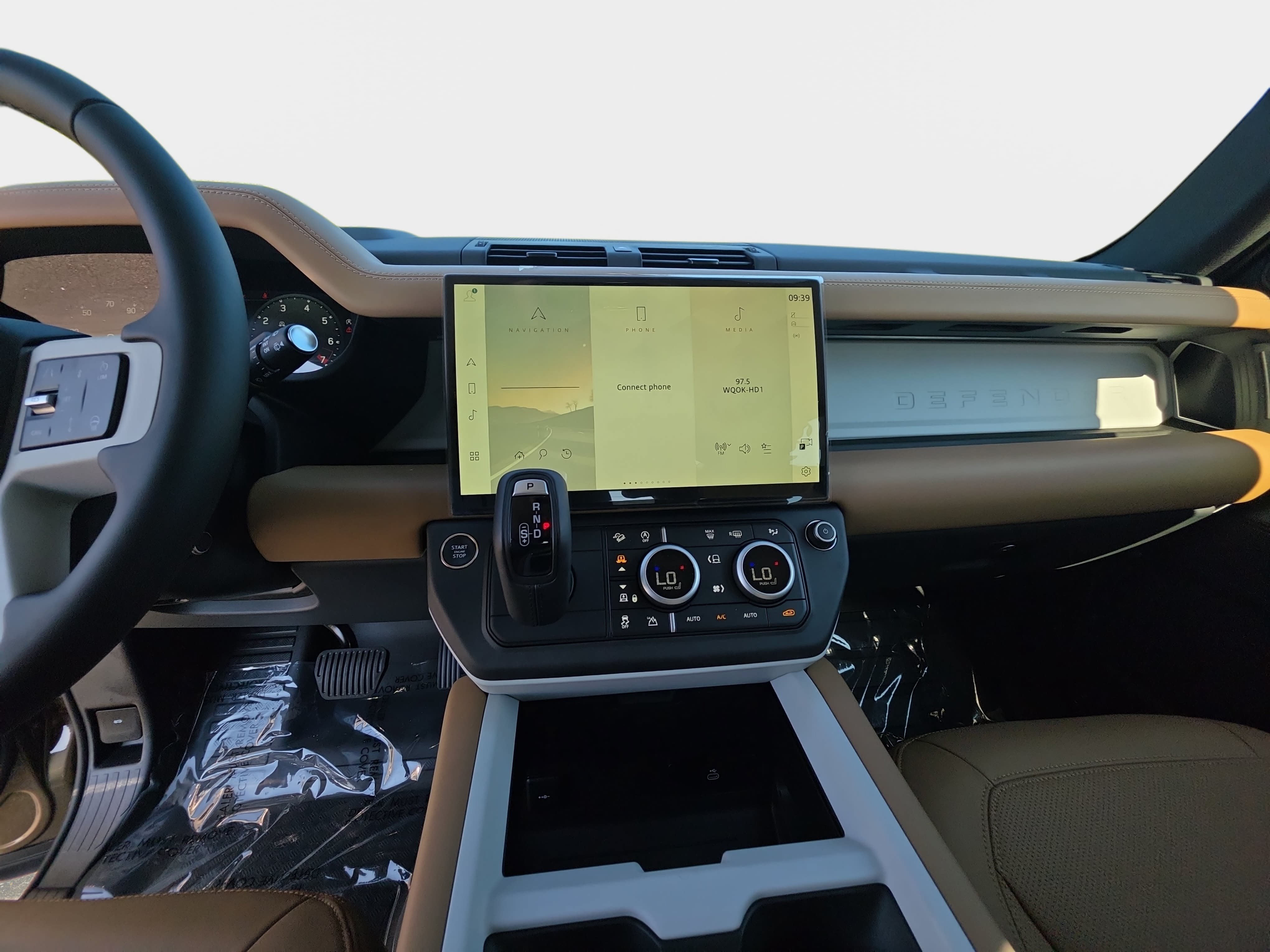 New 2026 Land Rover Defender 110 S AWD/4WD image 18