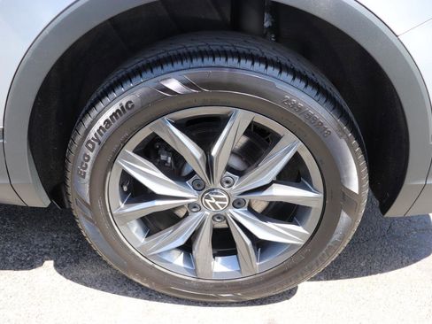 Used 2024 Volkswagen Tiguan SE FWD image 59