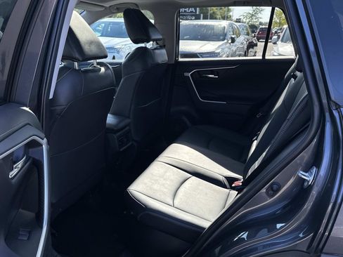 Used 2020 Toyota RAV4 Limited image 20