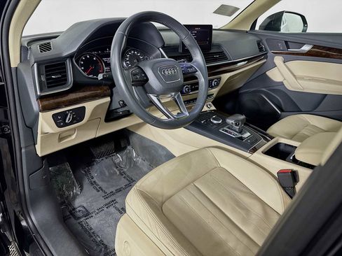 Used 2019 Audi Q5 2.0T Premium w/ Convenience Package image 9