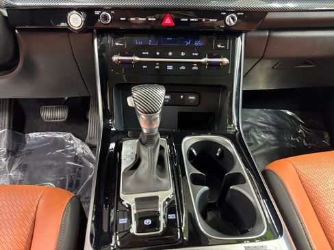 Used 2024 Kia Carnival SX Prestige FWD image 11