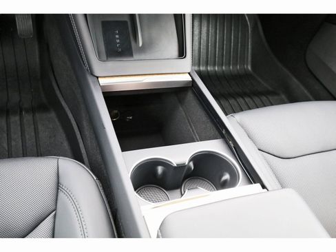 Used 2024 Tesla Model 3 Standard Range image 24