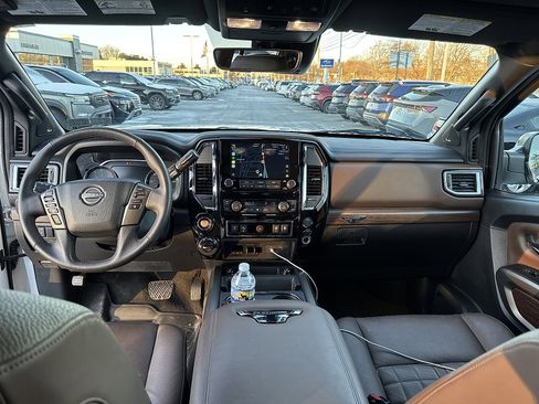 Certified 2024 Nissan Titan Platinum Reserve w/ Moonroof Package image 9