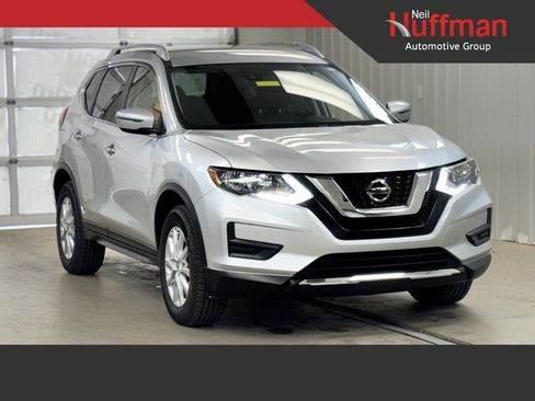 Used 2020 Nissan Rogue SV image 1
