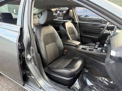 Used 2022 Nissan Altima 2.5 SR AWD/4WD image 17