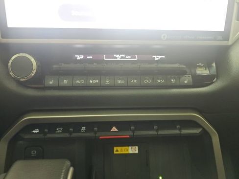 Used 2024 Toyota Sequoia Limited w/ Tow Technology Package AWD/4WD image 25