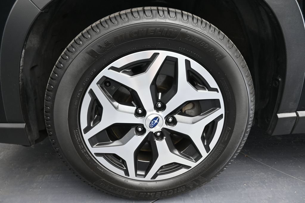 Used 2023 Subaru Forester Premium AWD/4WD image 17