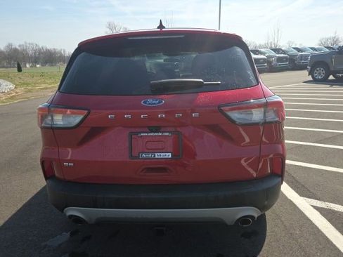 Used 2022 Ford Escape SE image 9