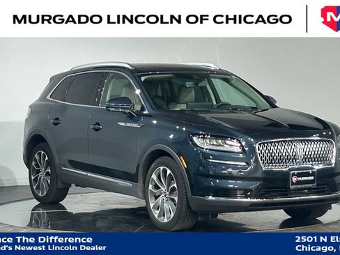 Used 2023 Lincoln Nautilus Reserve AWD/4WD image 2