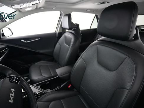 Used 2024 Kia Niro Wave w/ Wave Preserve Package FWD image 4