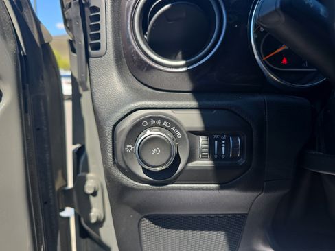 Used 2021 Jeep Wrangler Unlimited Sport AWD/4WD image 18