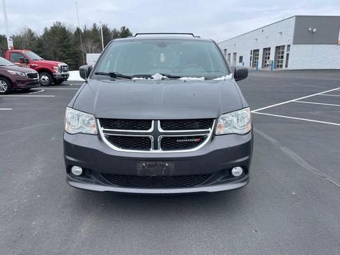 Used 2020 Dodge Grand Caravan SXT image 2