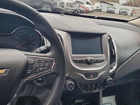 Used 2016 Chevrolet Cruze LT w/ Convenience Package FWD image 19