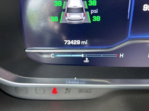 Used 2023 Chevrolet Suburban LT image 19