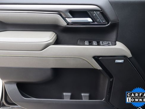 Used 2025 Chevrolet Silverado 2500 ZR2 w/ Technology Package image 33