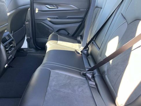 New 2025 Jeep Grand Cherokee 4WD image 19
