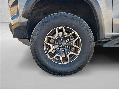 Certified 2023 Chevrolet Colorado ZR2 w/ ZR2 Convenience Package III AWD/4WD image 23