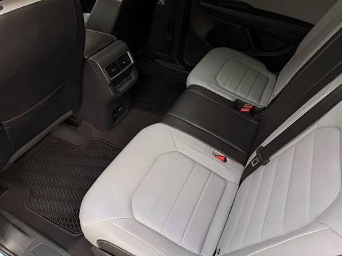 Used 2024 Volkswagen Atlas Cross Sport SEL R-Line image 17