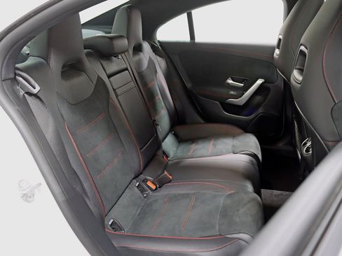 Used 2022 Mercedes-Benz CLA 250 4MATIC image 28