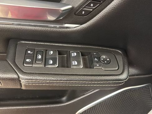 Used 2025 RAM 1500 Laramie w/ Sport Appearance Package AWD/4WD image 17