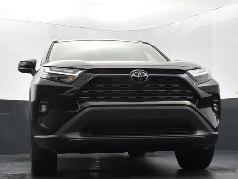 Used 2025 Toyota RAV4 XLE Premium image 43