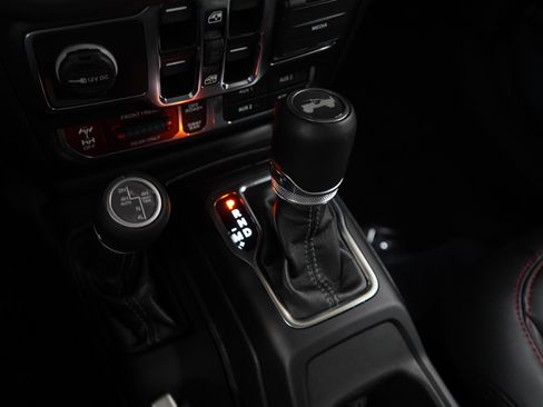 Used 2024 Jeep Wrangler Unlimited Rubicon image 25