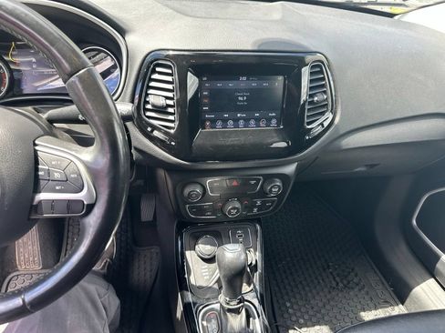 Used 2021 Jeep Compass Latitude AWD/4WD image 5