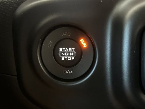 Used 2021 Jeep Gladiator Rubicon AWD/4WD image 24