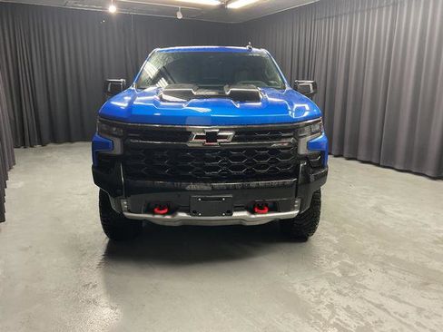Used 2025 Chevrolet Silverado 1500 ZR2 w/ Technology Package AWD/4WD image 4