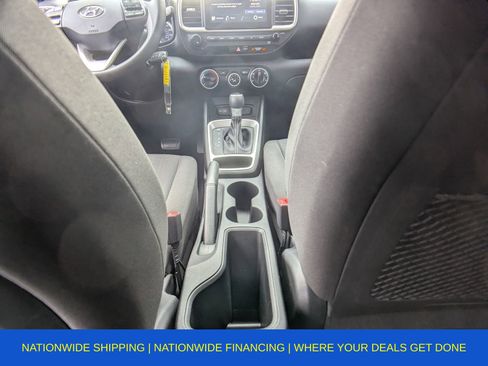 Used 2022 Hyundai Venue SE image 18