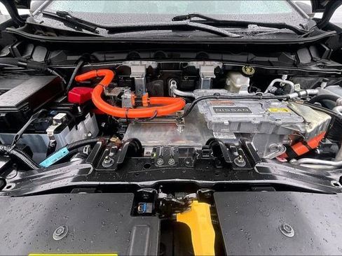 Used 2023 Nissan Ariya AWD image 11