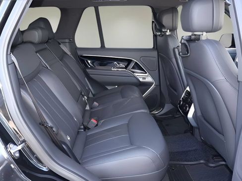 New 2026 Land Rover Range Rover SE AWD/4WD image 16